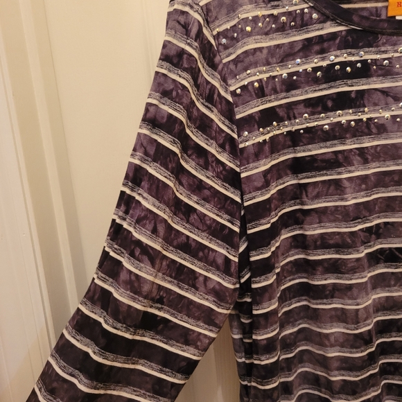 Stylish Ruby Rd. Top - Picture 4 of 5